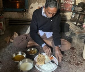 Daily meals for needy senior citizens