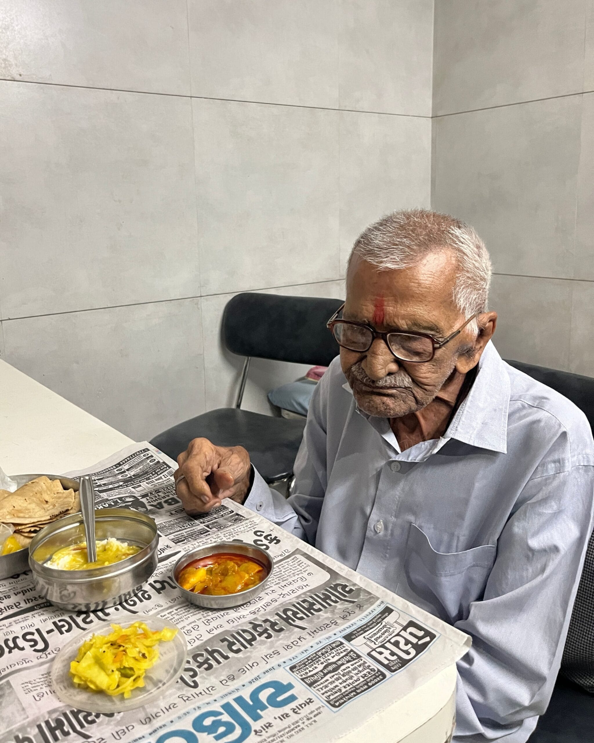 Free meals for elderly people in Rajkot